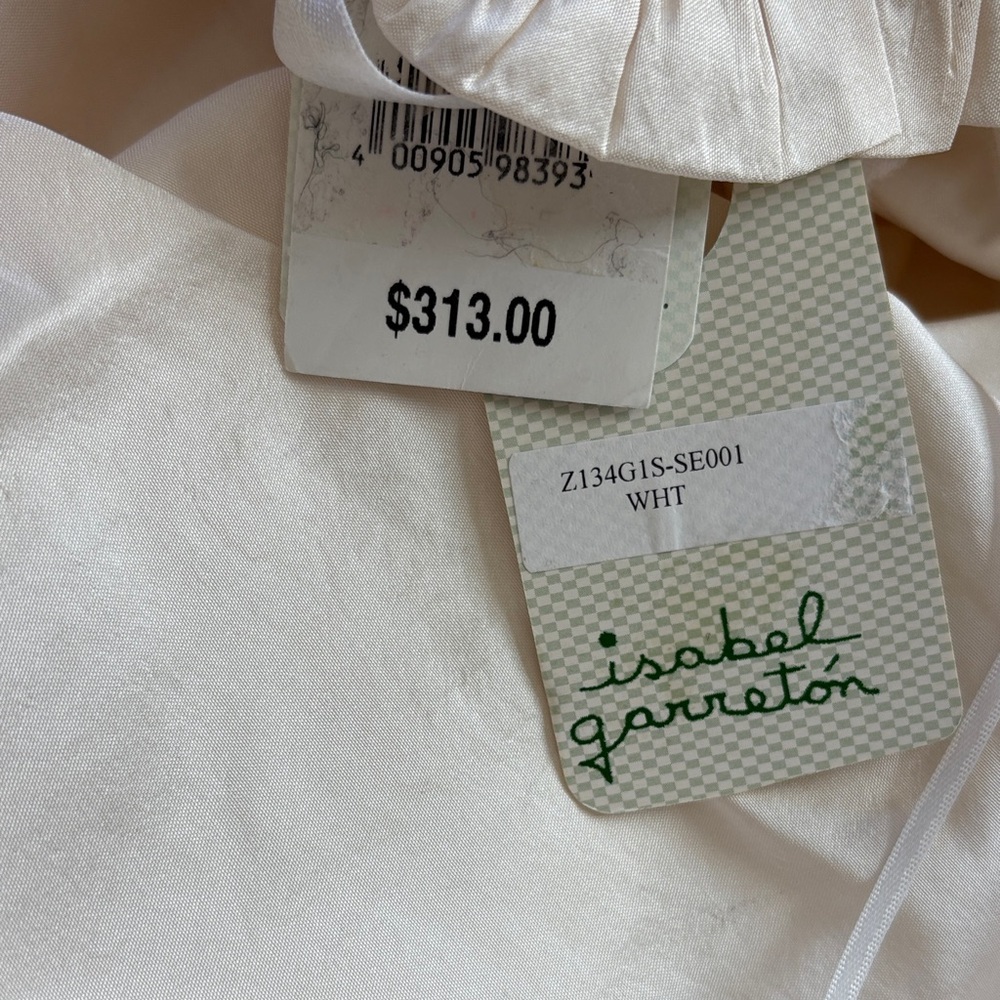 Elegant Silk Cream Dress with Bonnet - Picture 3 of 7